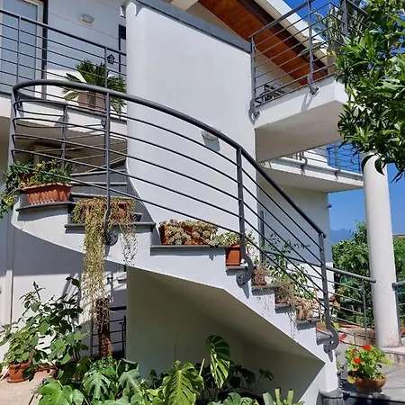 Amazing View! Apt 100sqm With Terrace & Free Parking *